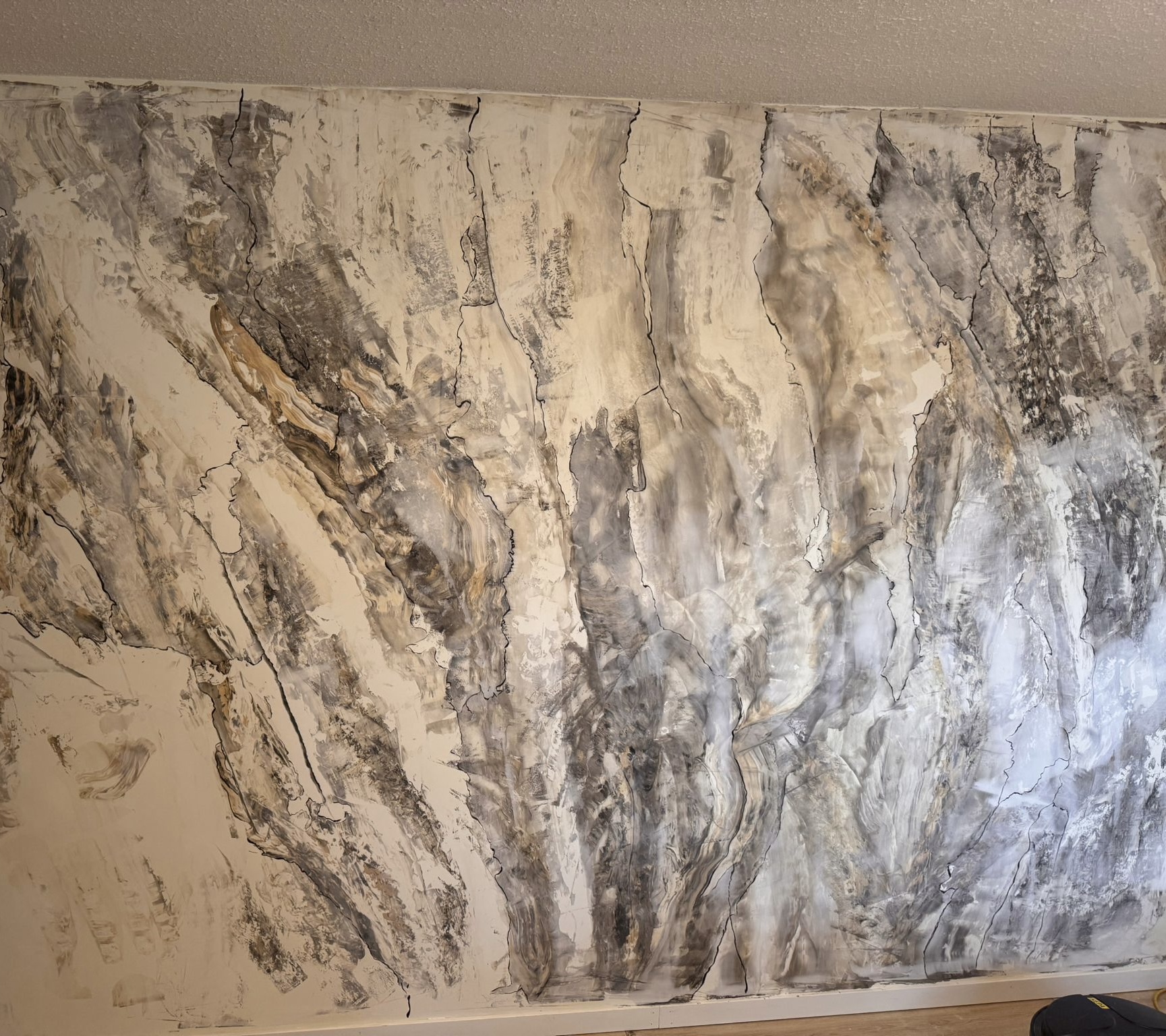 Hand-applied decorative wall finish in a modern Vancouver interior